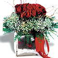  Sweden Flower Sweden Florist  Sweden  Flowers shop Sweden flower delivery online  :Red roses group arrangement in glass