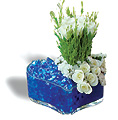  Sweden Flower Sweden Florist  Sweden  Flowers shop Sweden flower delivery online  :Wite roses in heart format glass pot