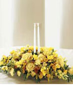 USA Anniversary USA,,:The FTD Golden Splendor? Centerpiece